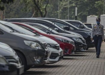 Mana Lebih Baik, Parkir Maju atau Mundur?