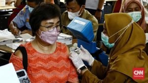 PPKM Dicabut, Kenapa Masih Perlu Vaksin Booster Kedua?