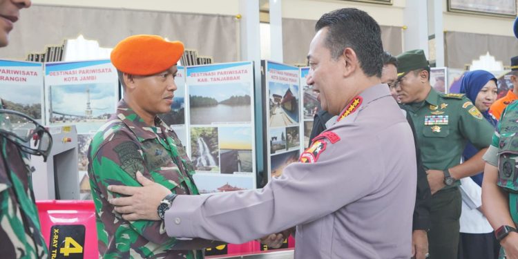 Kapolri Berterima Kasih Kepada Kopda Ahmad Novriza, Prajurit yang Berputar-putar Mengawal Tandu Kapolda Jambi
