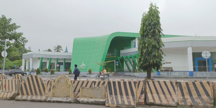 Terminal Rp 15 Miliar Milik Pemkot Jambi Susah Air, Pedagang Mau Tak Mau Ambil Air dari WC Umum