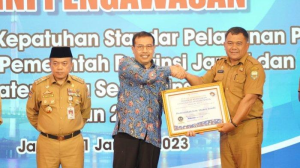 Ombudsman RI Beri Pemerintah Kabupaten Muarojambi Penghargaan