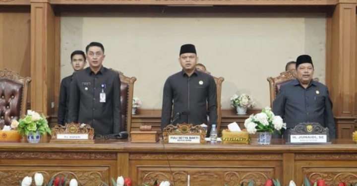 Bupati Muarojambi Hadiri Sidang Paripurna