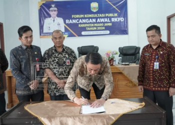 Pj Bupati Muarojambi Buka Acara Forum Konsultasi Publik