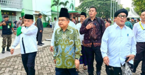 Al Haris Jalan Kaki Hadiri Resepsi Puncak Satu Abad NU