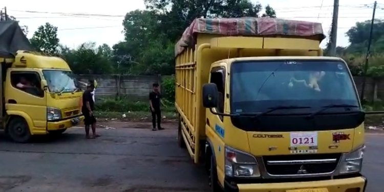 Anggota DPRD Muarojambi Turun ke Jalan, Usir Angkutan Batu Bara Resahkan Warga di Pondok Meja