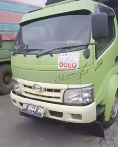 Masih Melintas! Kali Ini Pemotor Luka-luka Setelah Disenggol Truk Batu Bara di Muara Bulian