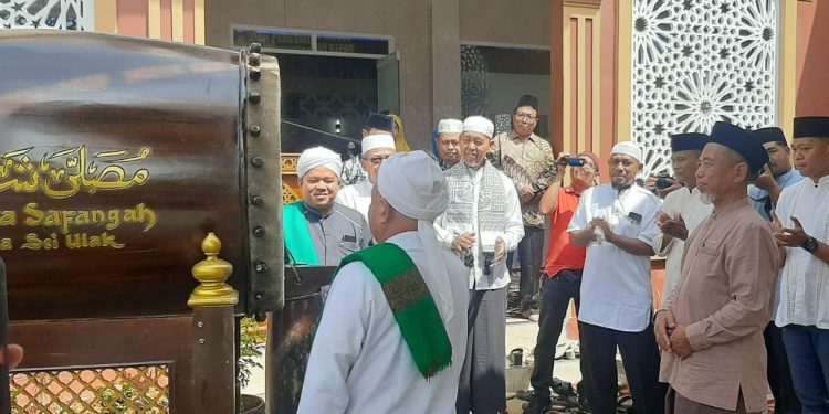 Mashuri Serahkan Musala Safangah kepada Warga