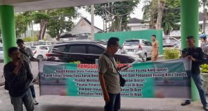 Didemo Soal Gedung Terminal Rawa Sari, Pejabat DPUPR Kota Jambi yang Bertanggungjawab Malah Tidak Ngantor
