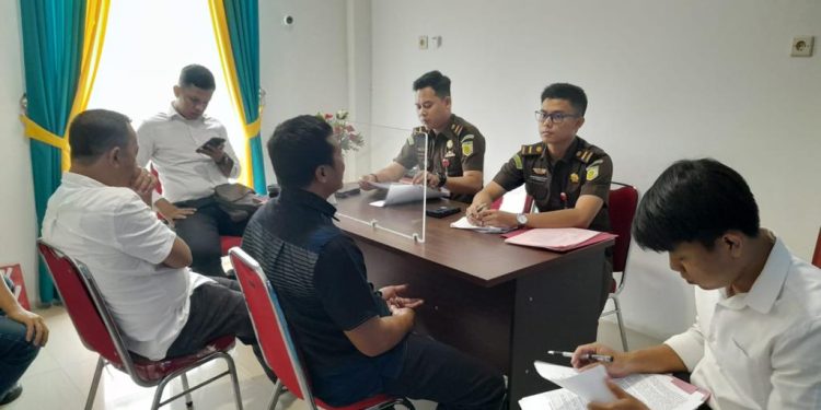 Jaksa Tahan Tersangka Korupsi Dana BOS SMPN 10 Merangin