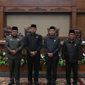 Sekda Budhi Menghadiri Rapat DPRD Muarojambi