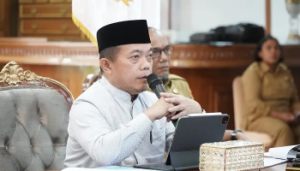 Pemkab Muarojambi Menghadiri Malam Nuzulul Qur an di Hari ke-17 Bulan Ramadhan di Desa Senaung