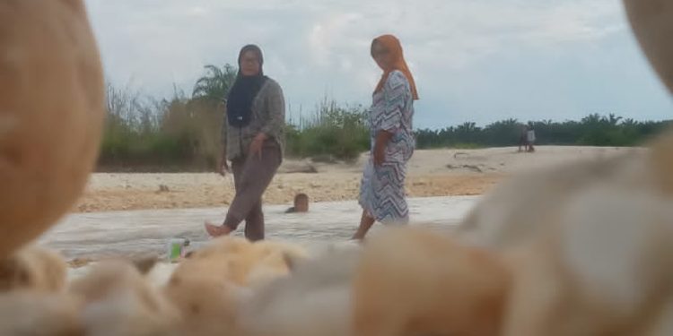 Warga Bikin Bekas Lokasi Tambang Jadi Sarana Rekreasi