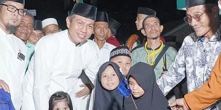 Fadhil Arief Silahturahmi dan Halal Bihalal di Desa Sungai Baung