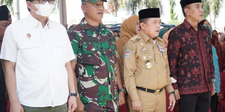 Al Haris Membuka Secara Resmi Bazar Ramadhan 1444 H Dekranasda Provinsi Jambi