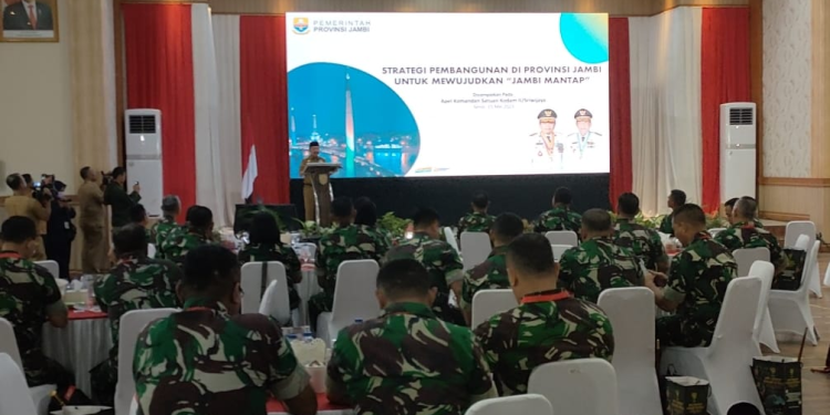 Al Haris Memberikan Materi dalam Apel Komandan Satuan Tersebar Kodam II Sriwijaya