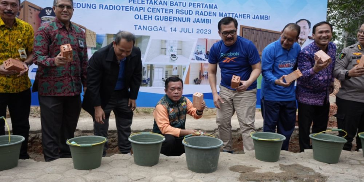 Al Haris Resmikan Peletakan Batu Pertama Pada Bangunan Gedung Radioterapi Pengobatan Kanker