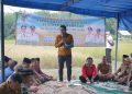 Kondisi Tangan Berbalut perban, Fadhil terlihat Panen Raya Bersama Masyarakat