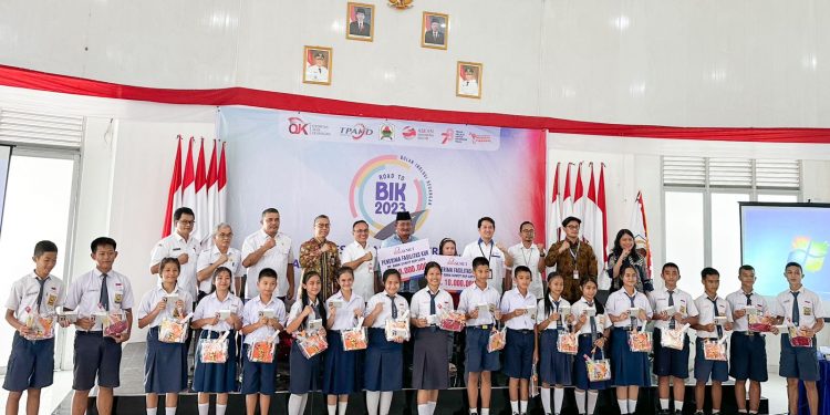 Tak Kenal Letih, OJK KR 5 Sumbagut Edukasi Ratusan Pelajar di Kabupaten Nias Utara