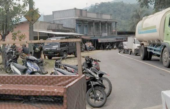 Buntut Penangkapan, Warga Memblokade Jalan Nasional Merangin – Kerinci