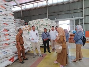 Bulog Cabang Sarko Salurkan Bantuan Pangan Tahap Kedua