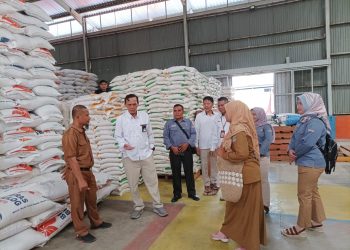 Bulog Cabang Sarko Salurkan Bantuan Pangan Tahap Kedua