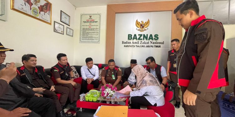 Jaksa Geledah dan Sita Sejumlah Berkas dari Kantor Baznas Tanjungjabung Timur