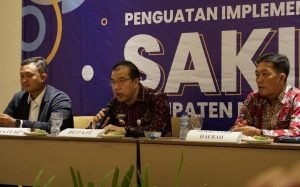 Pj Bupati Bachyuni Deliansyah Bersama Wagub Melakukan Susur Sungai Lubuk Guci Emas Pada Festival Bebiduk Besamo di Muaro Pijoan