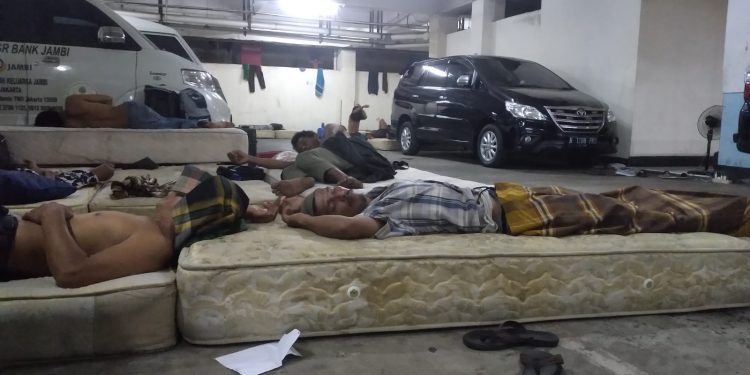 Ditempatkan Tidak Layak di Mess Jambi, Petani Jambi Berterima Kasih Kepada Gubernur Jambi