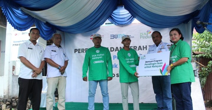 Nelayan dari Dua Daerah Bertetangga Dapat Bantuan dari PLN UID Sumut