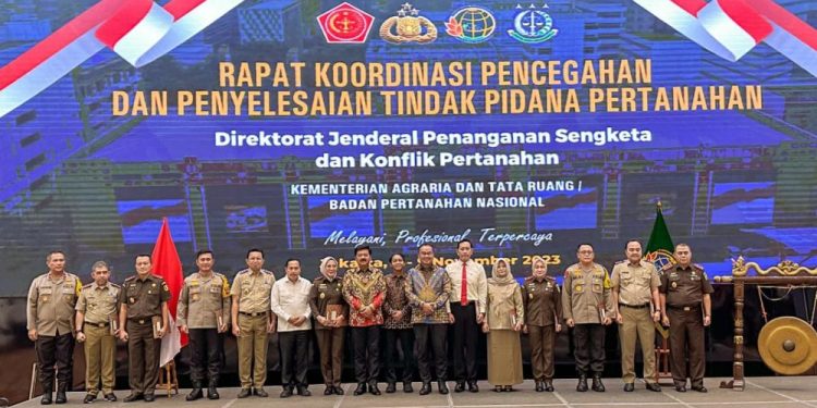 Berprestasi, Kejati Jambi Memperoleh Pin Emas dari Kementerian ATR/BPN
