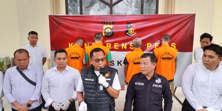 Empat Pelaku Pengolahan Pemurnian BBM di Lubuk Napal Ditangkap Polisi, Pemilik Inisial D Masih Diburu