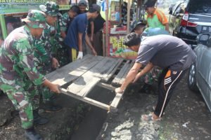 Sambut HUT Kodam II Sriwijaya, Kodim 0420 Sarko Gelar Bersih Lingkungan dan Tanam Pohon