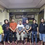 Dua pelaku pengeroyokan usai ditangkap polisi di kediamannya. (DETAIL/ist)