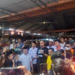 Anies saat mengunjungi pasar Angso Duo. (DETAIL/Juan)