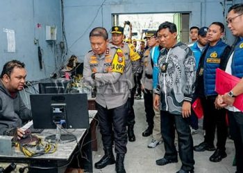 Tambang bitcoin yang digrebek aparat kepolisian.
