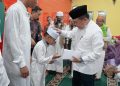 Hadiri Isra’ Mi’raj Di Masjid Cheng Hoo, Gubernur Al Haris Beri Bantuan Anak Yatim dan Kaum Dhuafa