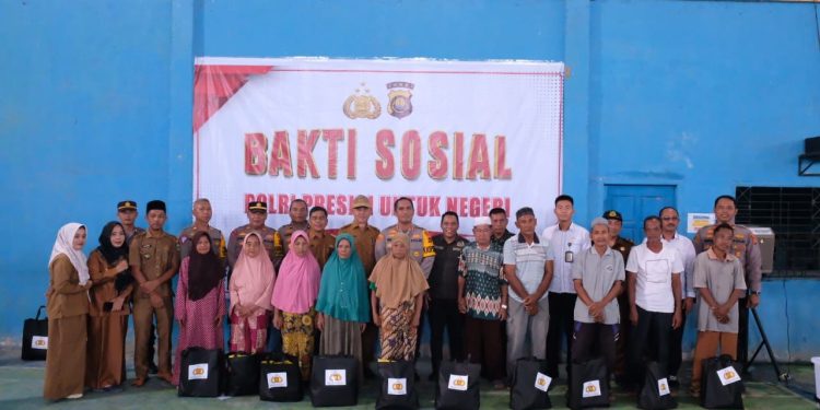 Kapolres Tebo Berikan Bantuan Kepada Masyarakat Betung Bedarah