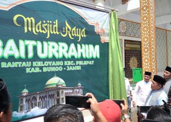 Gubernur Al Haris Resmikan Masjid Baiturrahim Rantau Keloyang Bungo