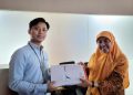 Penyerahan produk BigBox dari PT Telkom ke BPOM.