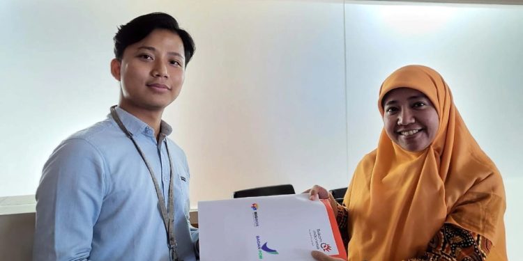 Penyerahan produk BigBox dari PT Telkom ke BPOM.