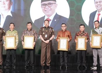 Terima Penghargaan R. Soeprapto Award Tahun 2024, Gubernur Al Haris Ajak Seluruh Kepala Daerah Tetap Solid dan Berkontribusi untuk Kejaksaan