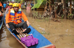Gerak Cepat Tangani Banjir, H Mukti Membuka Posko Donasi di Rumah Dinas Bupati Merangin