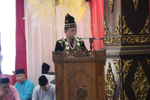 Gubernur Jambi Ucapkan Selamat Kepada Dr.Ir. Ahmadi Noor Supit yang Diberikan Gelar Kehormatan