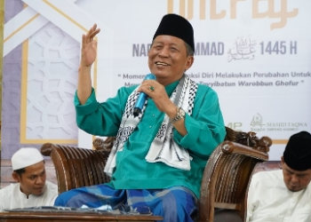 Abdullah Sani Hadiri Isra’ Mi’raj di Masjid Taqwa Kabupaten Batanghari