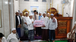 Al Haris Berikan Bantuan Pembangunan Masjid Dalam Safari Subuh di Sekernan