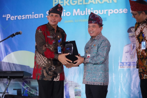 Gubernur Al Haris Meresmikan Studio Multipurpose RRI Jambi