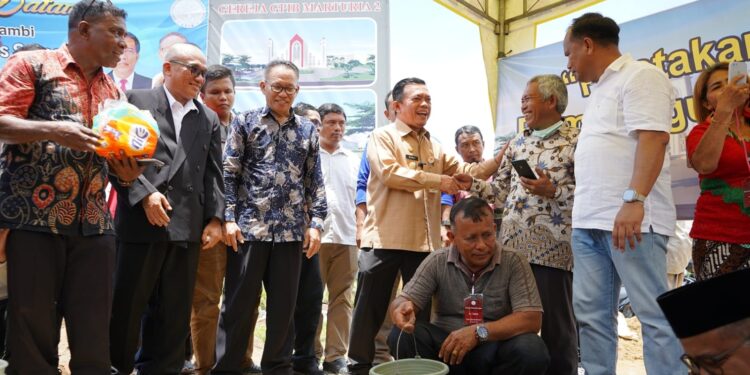 Kado Paskah, Gubernur Al Haris Bantu Pembangunan GPIB Marturia 2 Jambi