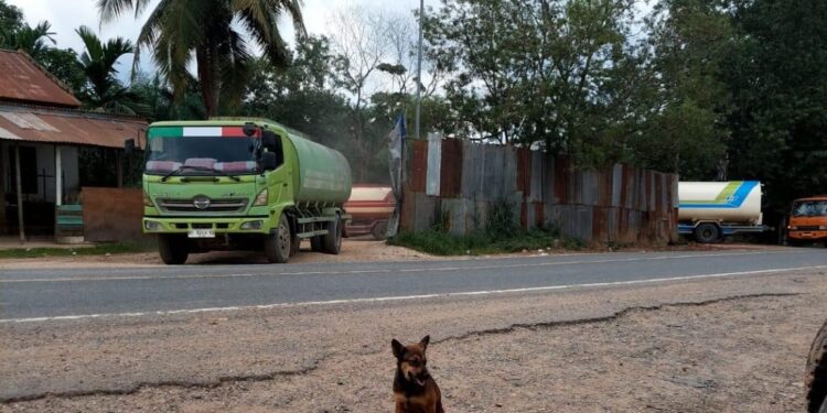 Tak Tersentuh Hukum, Gudang ‘Kencing’ CPO Milik Hr Lancar Jaya di Sudut Kota Jambi