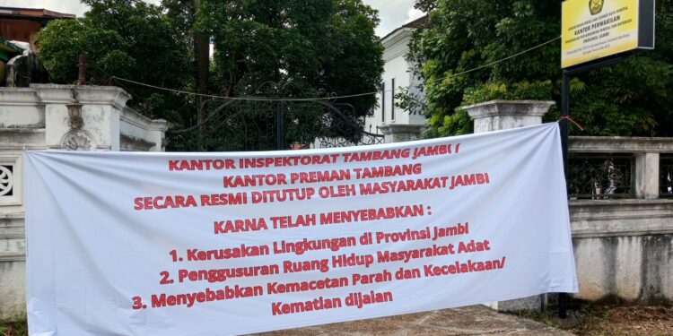 Tambang Batu Bara Gusur Ruang Hidup SAD, Inspektur Tambang KESDM Jambi Didemo Masyarakat