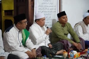 Malam Ke-12 Ramadhan, Gubernur Al Haris Tarawih di Desa Malapari